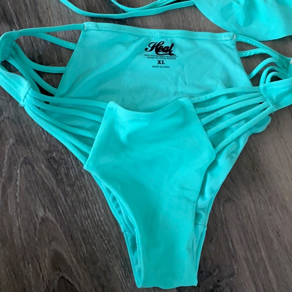 NWOT Women’s two piece 2 bikini by Heat size XL Brand new. - Picture 2 of 3